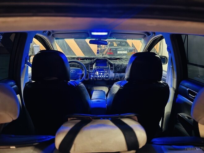 Toyota Prius-6