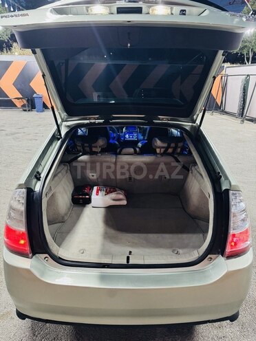 Toyota Prius-5