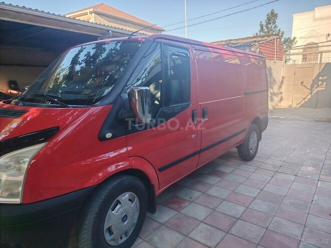 Ford Transit-6