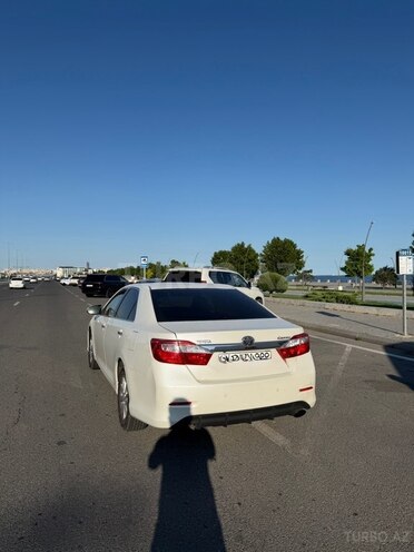 Toyota Camry-6