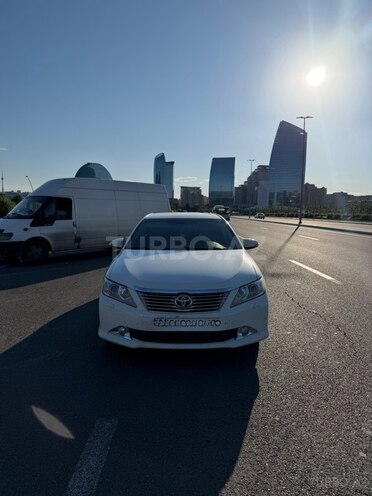 Toyota Camry-1
