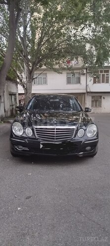 Mercedes E 280-1
