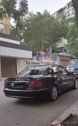 Mercedes E 280-7