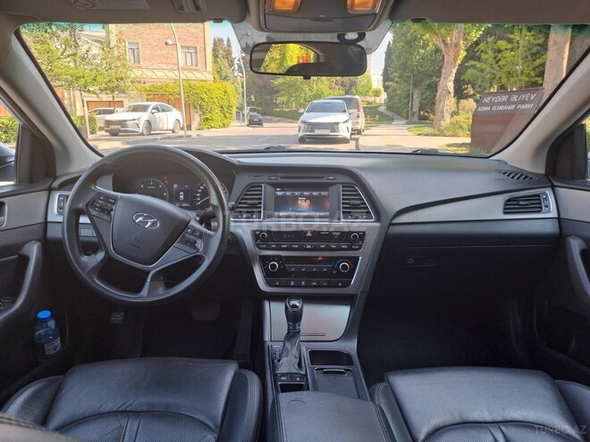 Hyundai Sonata-4