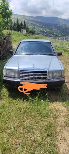 Mercedes 190-1