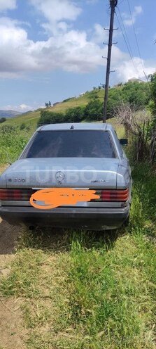 Mercedes 190-2