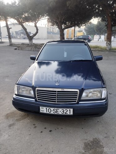 Mercedes C 220-1