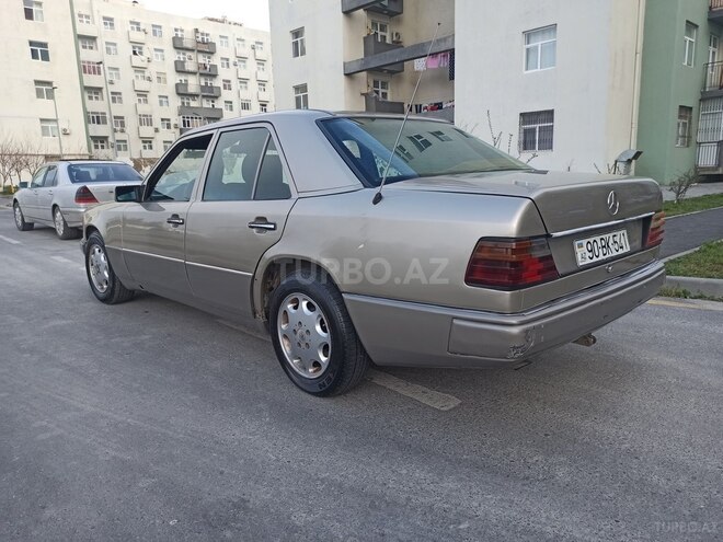 Mercedes 250 D-2
