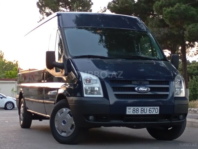 Ford Transit-13
