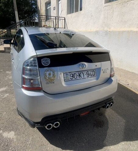 Toyota Prius-2