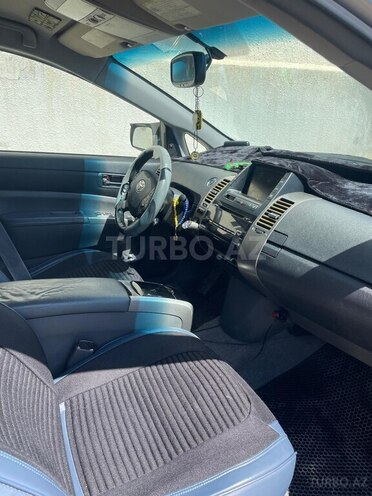 Toyota Prius-7