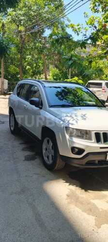 Jeep Compass-13