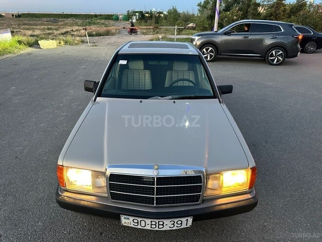 Mercedes 190-1