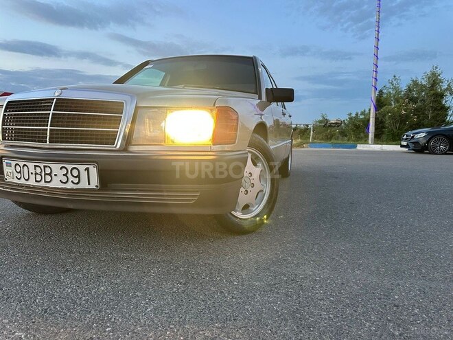 Mercedes 190-4
