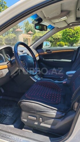 Hyundai Sonata-12