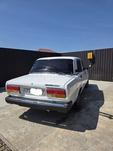 LADA (VAZ) 2107-2