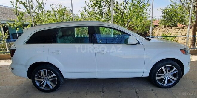 Audi Q7-3