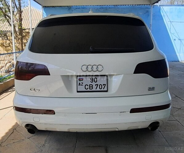 Audi Q7-2