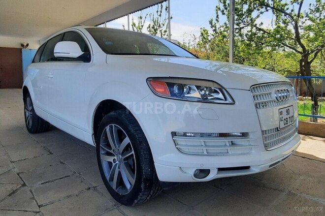 Audi Q7-7