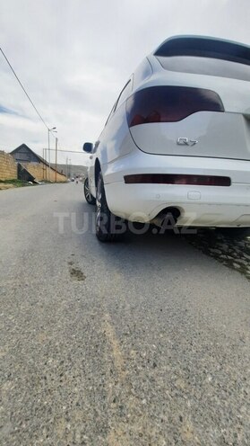 Audi Q7-9