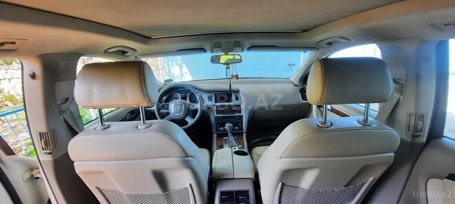 Audi Q7-20