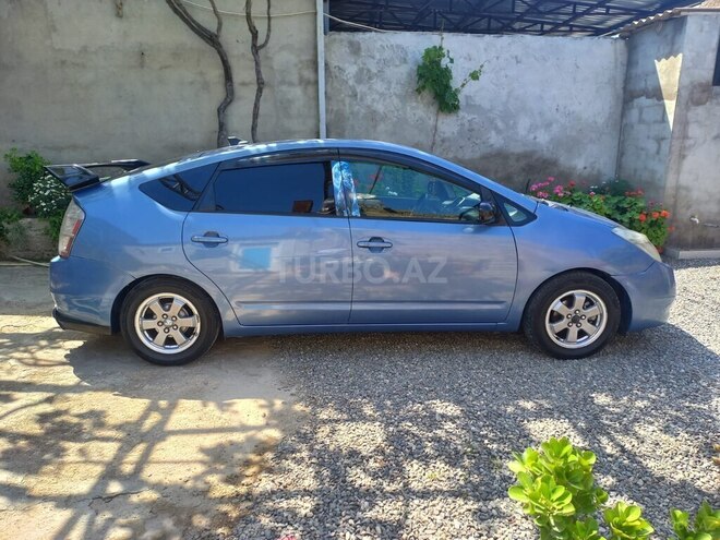 Toyota Prius-5