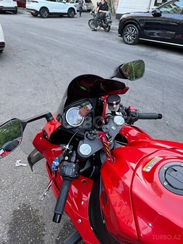 Suzuki GSX-R 1000-12