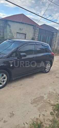 Nissan Tiida-5
