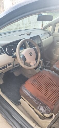 Nissan Tiida-14