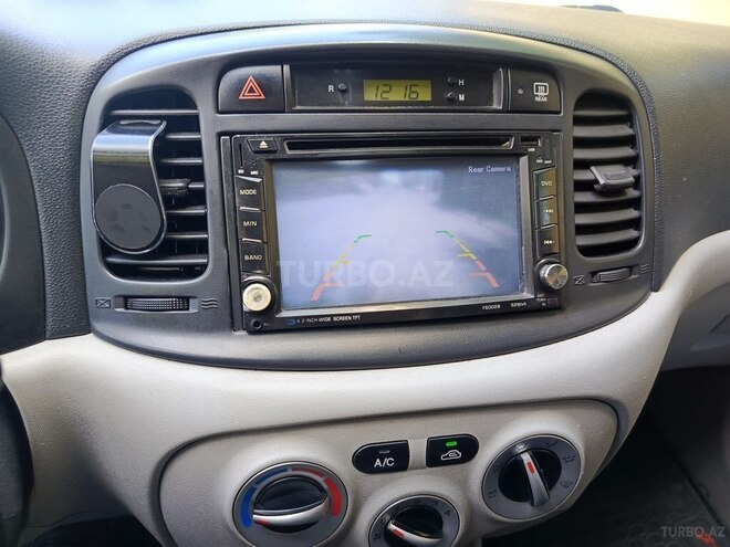 Hyundai Accent-5