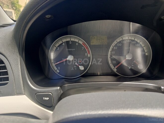 Hyundai Accent-6