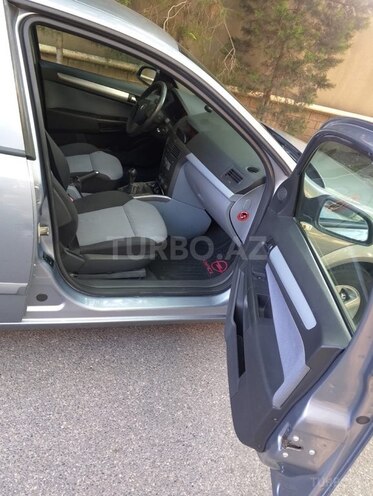 Opel Astra-11