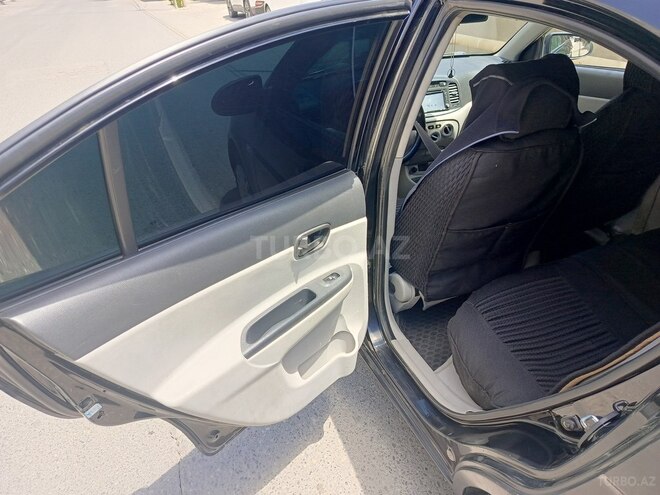 Hyundai Accent-9