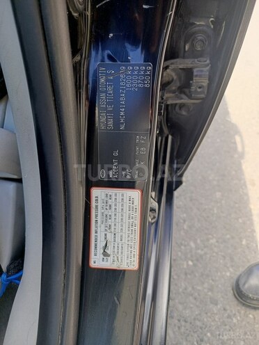 Hyundai Accent-10