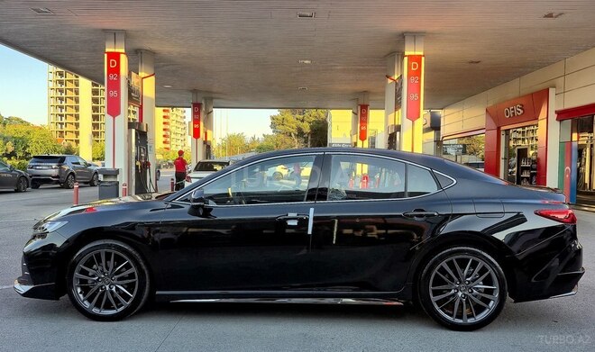 Toyota Camry-13