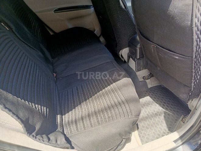 Hyundai Accent-15