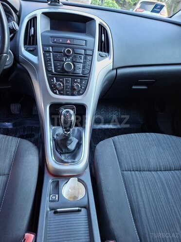 Opel Astra-10