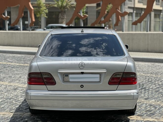 Mercedes E 220-6