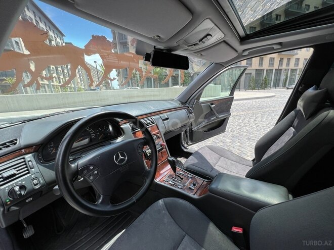 Mercedes E 220-9