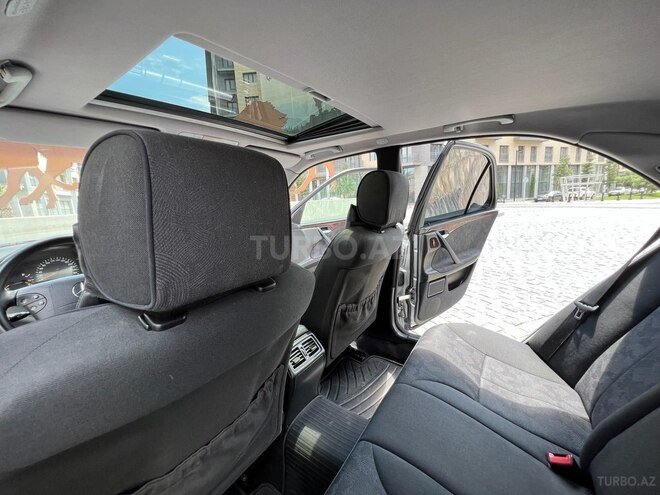 Mercedes E 220-15