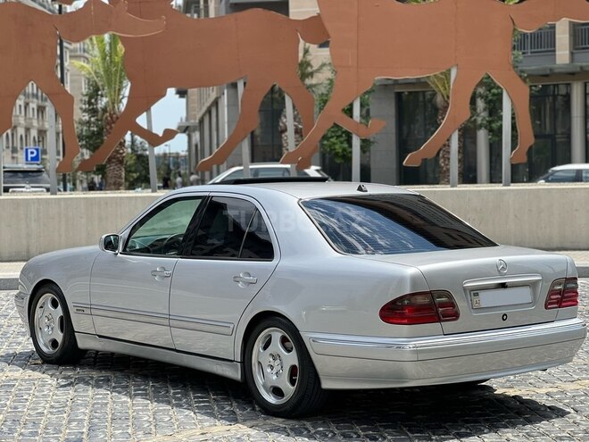 Mercedes E 220-5