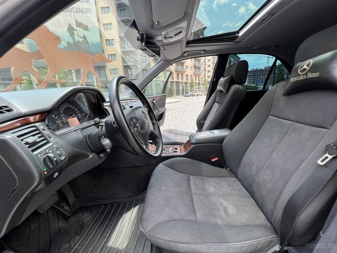 Mercedes E 220-8