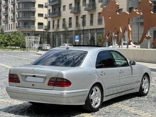 Mercedes E 220-7