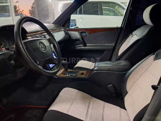 Mercedes E 200-8