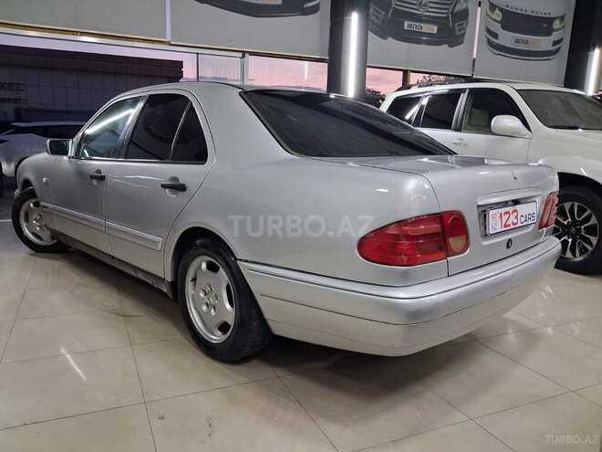 Mercedes E 200-4