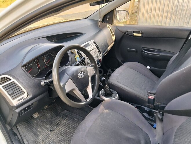 Hyundai i20-3