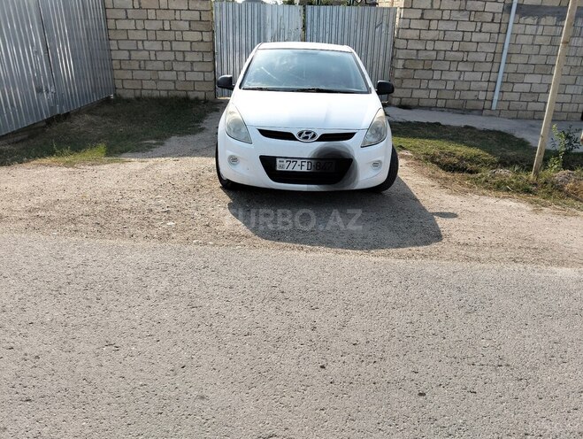 Hyundai i20-1