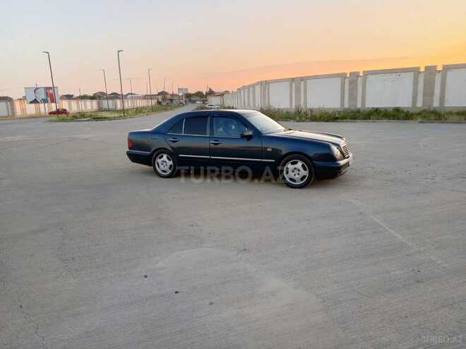 Mercedes E 230-4