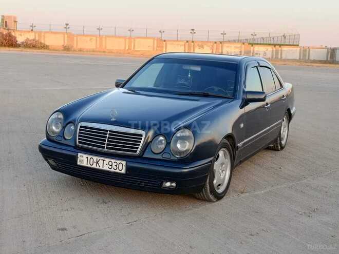 Mercedes E 230-1