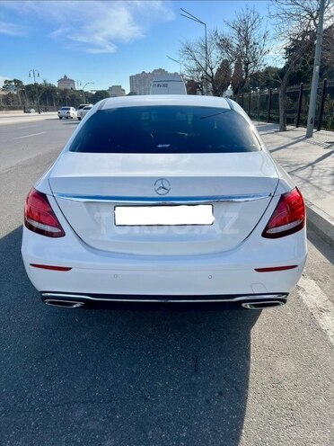 Mercedes E 220 d-2
